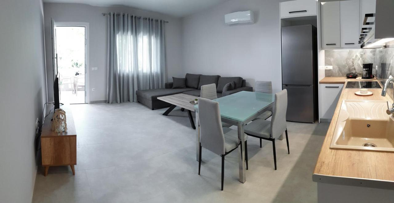 Almeta Suites Chios Town Ngoại thất bức ảnh